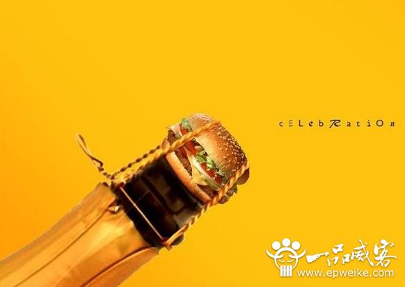 比喻在广告设计过程中选择两个各不相同,而在某些方面又有些相似性的