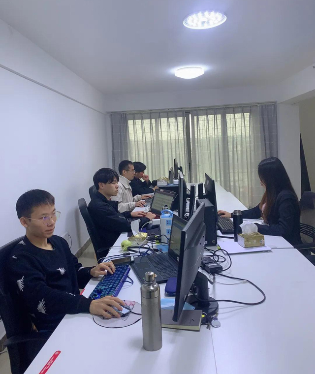 从大学生到创业者 他说:这一路少不了一品威客网的指引