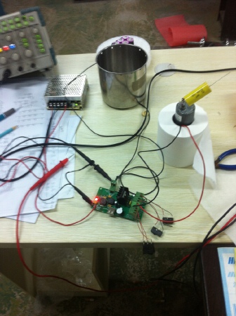 小功率大力矩电机控制，蓄电池充电以及放电。