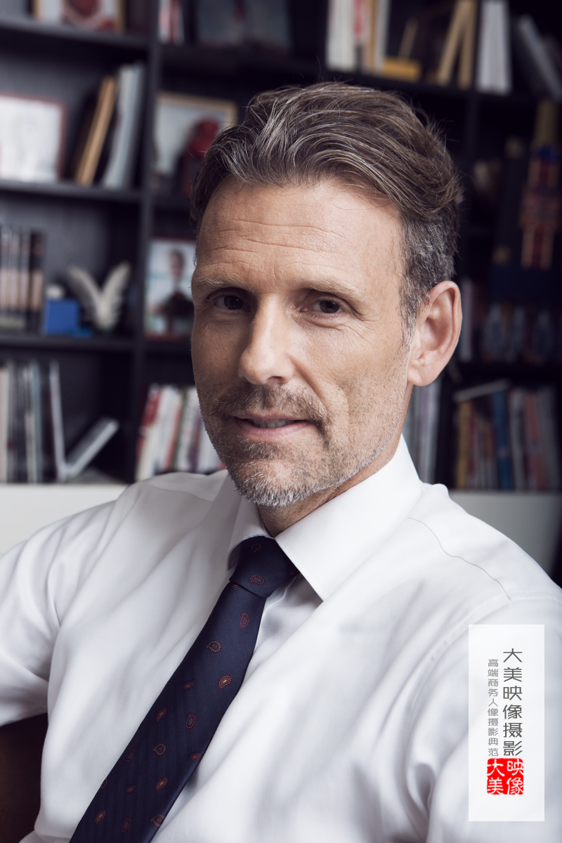 商务肖像Origo的首席执行官