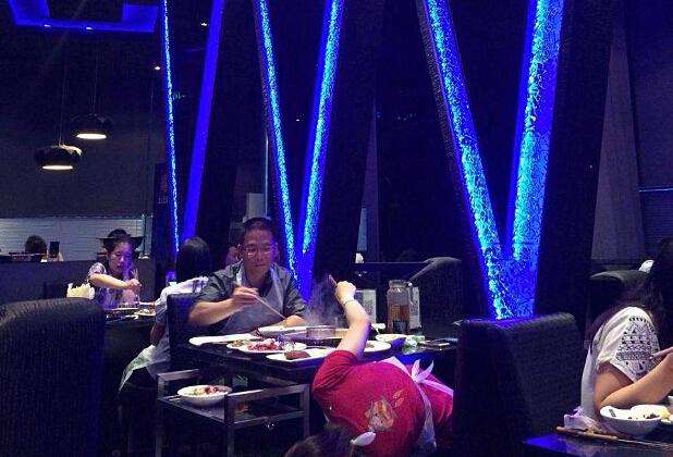 薛之谦的上上谦火锅店这么火，上上谦火锅店VI设计功不可没