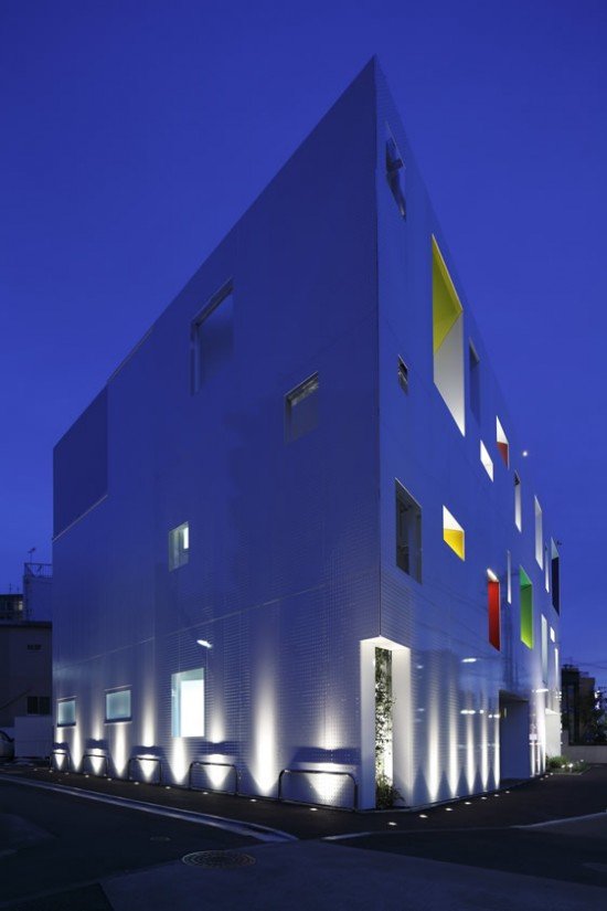 建筑设计欣赏：东京Sugamo Shinkin银行