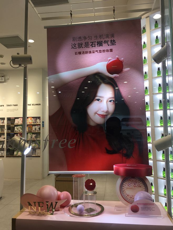 几个柜台设计高端商场专柜设计