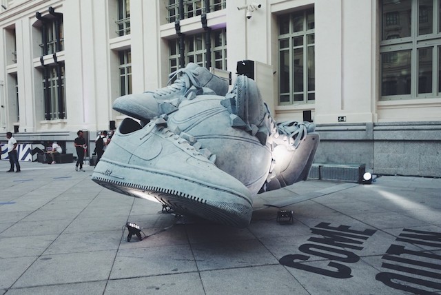 潮鞋篮球大冲撞:Nike SNEAKERBALL概念雕塑 潮鞋篮球大冲撞:Nike SNEAKERBALL概念雕塑