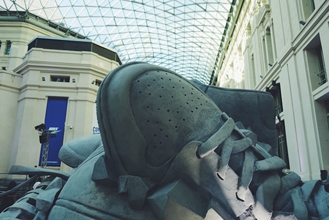 潮鞋篮球大冲撞:Nike SNEAKERBALL概念雕塑 潮鞋篮球大冲撞:Nike SNEAKERBALL概念雕塑