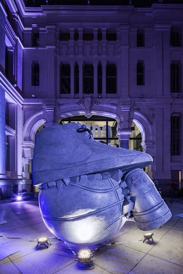 潮鞋篮球大冲撞:Nike SNEAKERBALL概念雕塑 潮鞋篮球大冲撞:Nike SNEAKERBALL概念雕塑