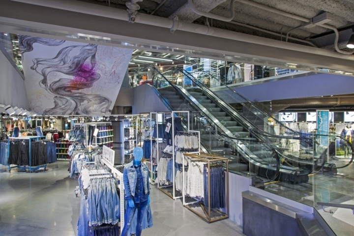 服装品牌Primark马德里旗舰店设计 服装品牌Primark马德里旗舰店专柜设计
