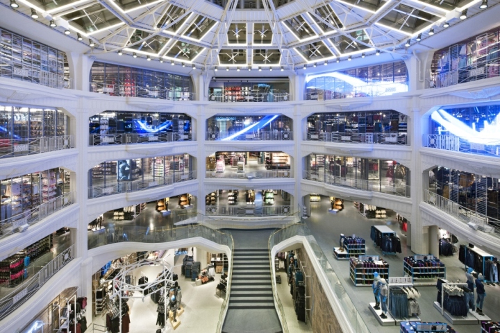 服装品牌Primark马德里旗舰店设计 服装品牌Primark马德里旗舰店专柜设计