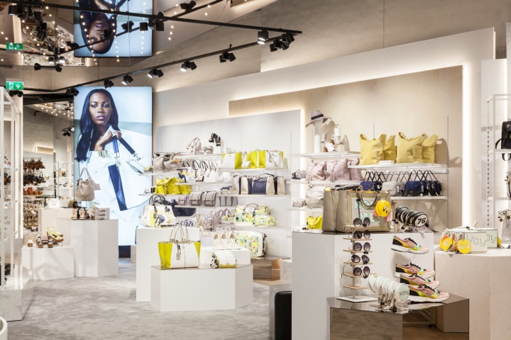 英国高街品牌riverisland旗舰店专柜设计