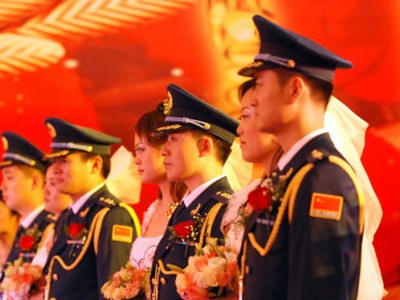 激荡起所有在场参加婚礼的军人的共鸣的婚策划