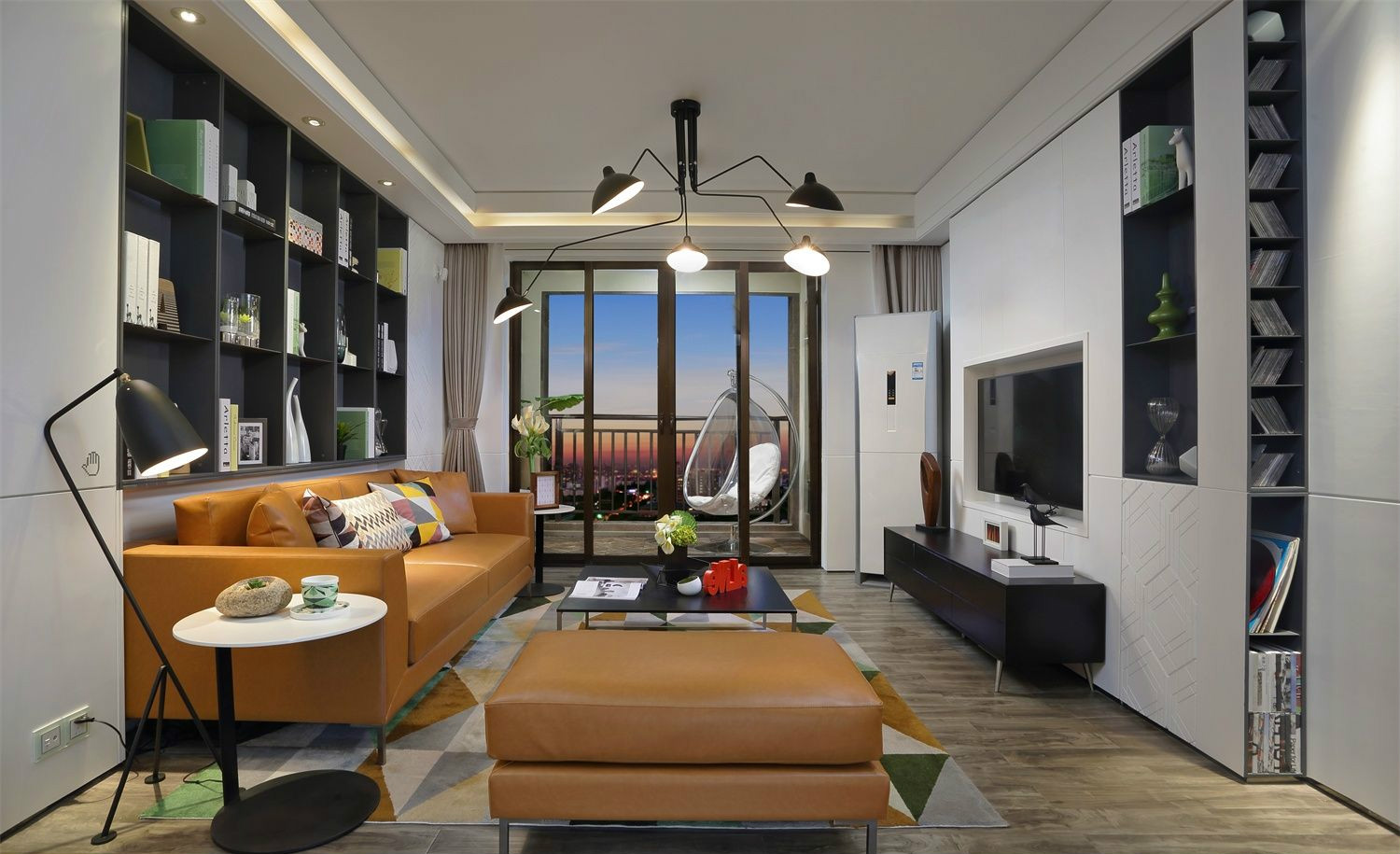 一个家除了满足生活的需要更要满足灯火初上时回归心灵的安静