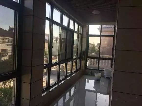 农村自建别墅,花了75万,大家看看效果如何?