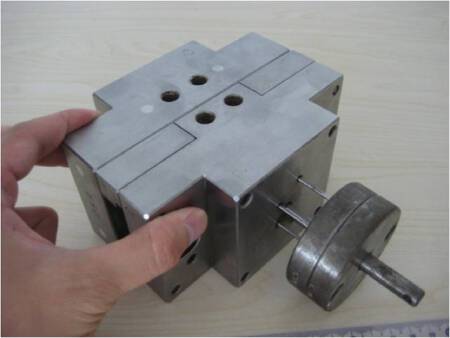 微型简易快速模具设计