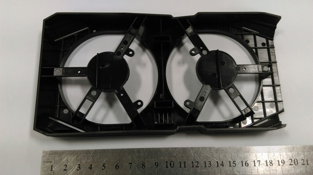 显卡支架模内切水口