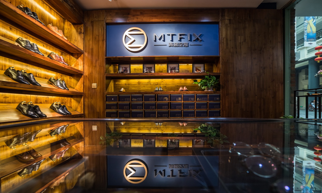 鞋店展示架效果图欣赏