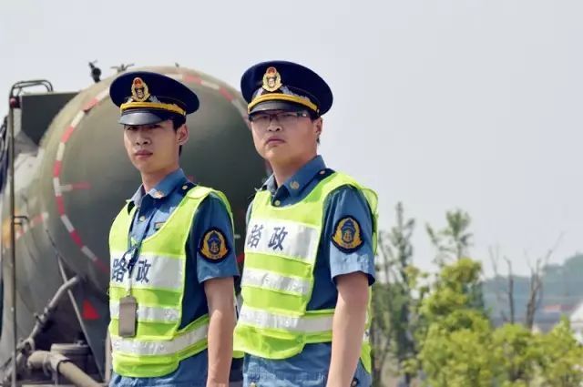 教师节主题班会，公路人这么办