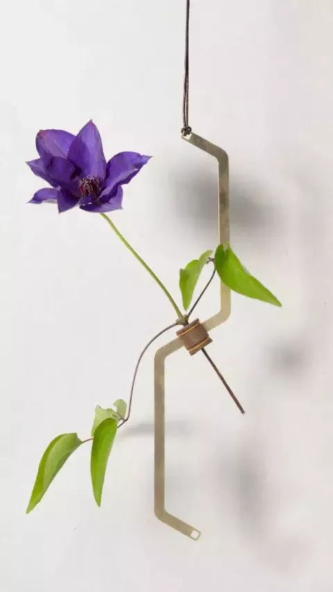创意花瓶设计 | 日本设计师设计的“空气感”十足的花瓶