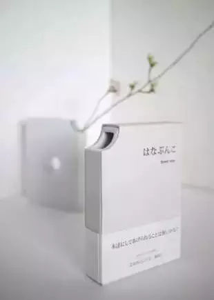 创意花瓶设计 | 日本设计师设计的“空气感”十足的花瓶