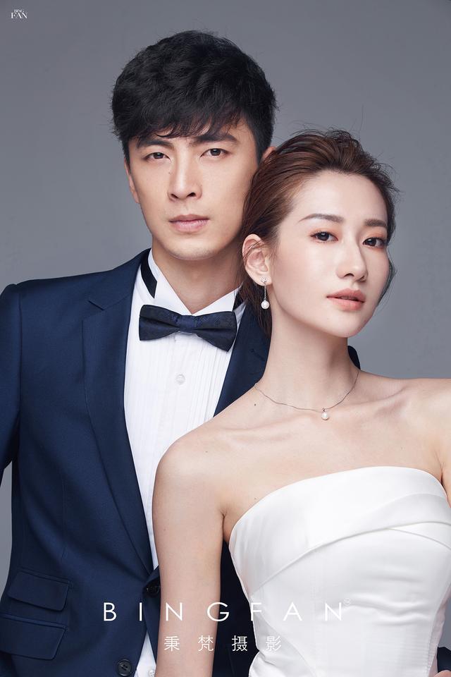 简约经典的婚纱照模板免费下载，这样拍婚纱照超美