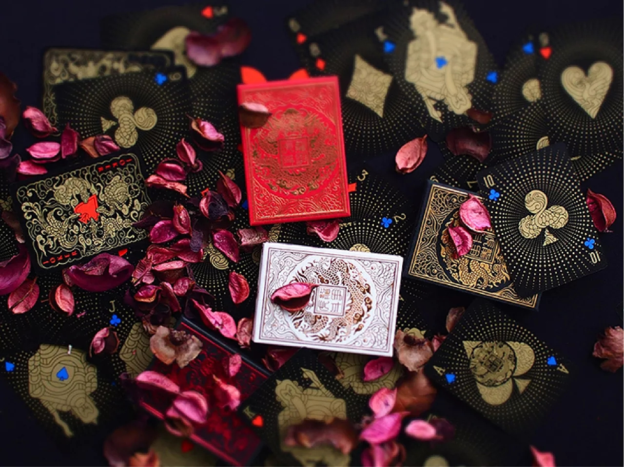 与众不同的扑克牌包装设计，华丽的扑克牌包装设计模板