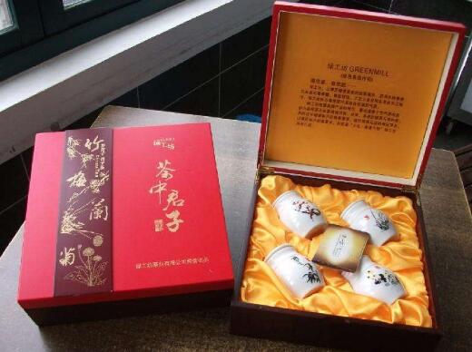 这么精致的茶具包装设计,看第一眼就喜欢上了