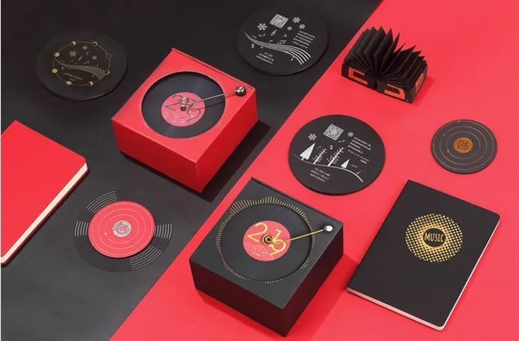 10个知名品牌的创意台历设计欣赏,颠覆你的感官