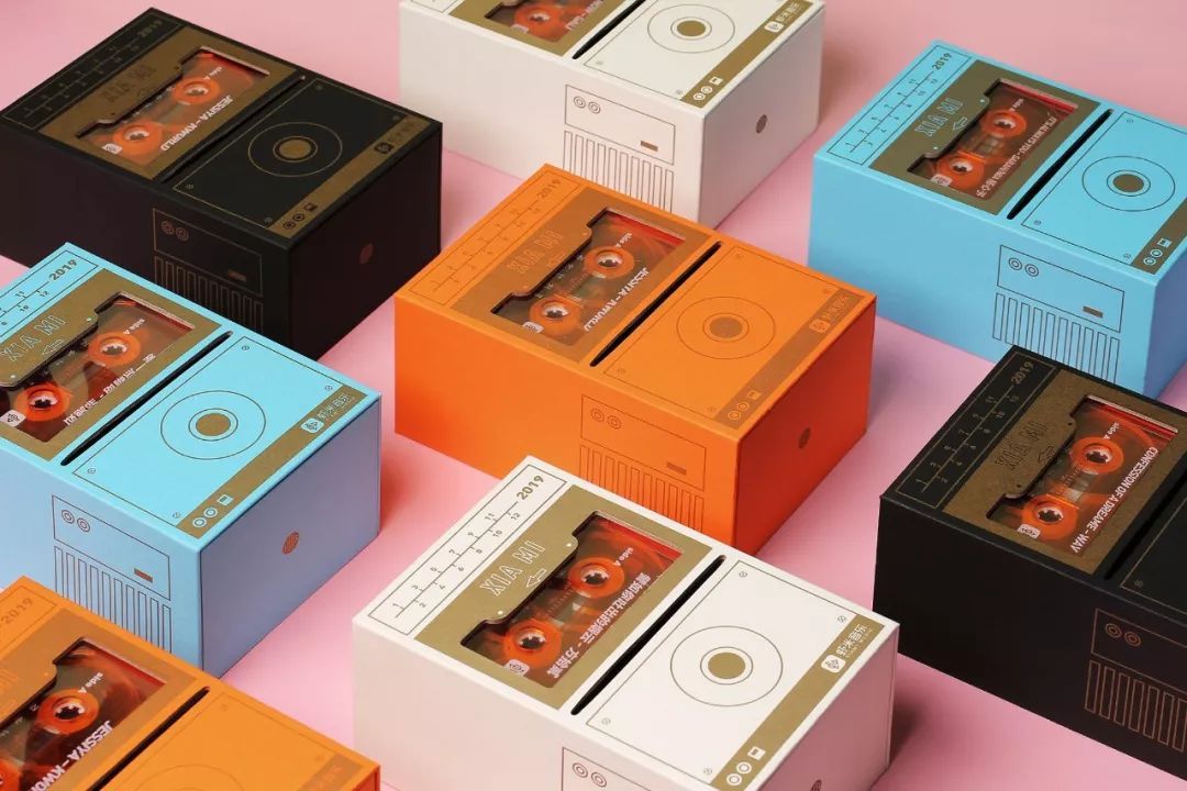 10个知名品牌的创意台历设计欣赏,颠覆你的感官