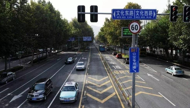 城市道路景观绿地设计