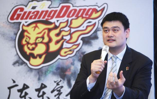 创新还是山寨？CBA最新出炉的logo让网友眼熟，球迷直呼丢人