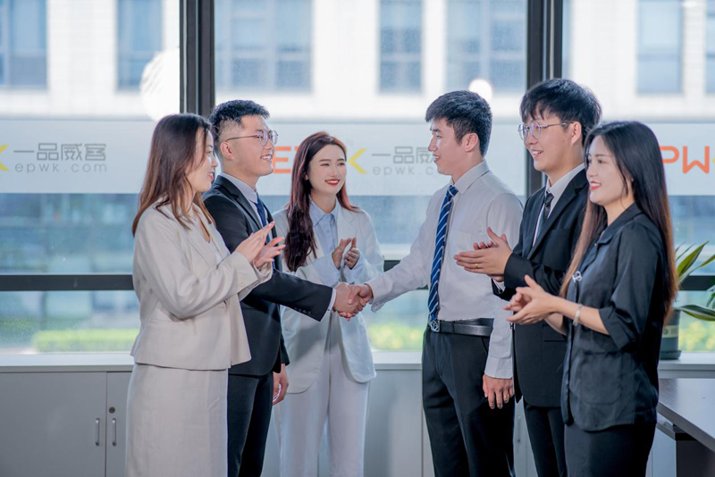 智驱未来：一品威客链接AI服务商，助企抢占技术制高点