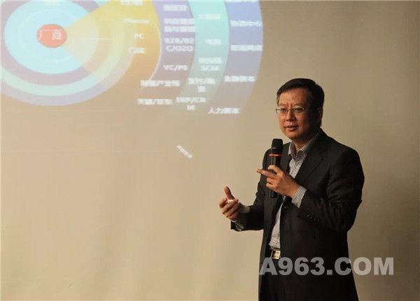 20160329033448216.jpg 众多设计大咖密集造访利和灯博,你看到脸熟的了吗?