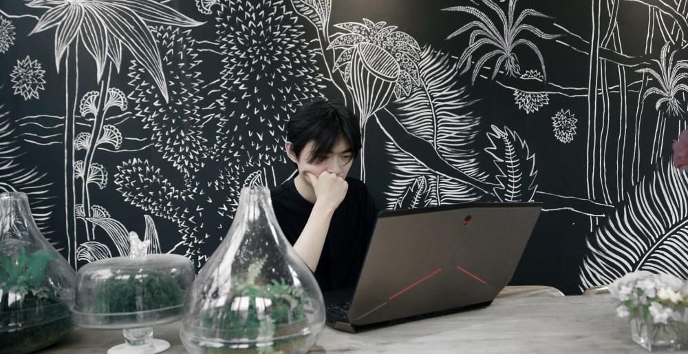 行走于黑白之间，征程于星辰大海