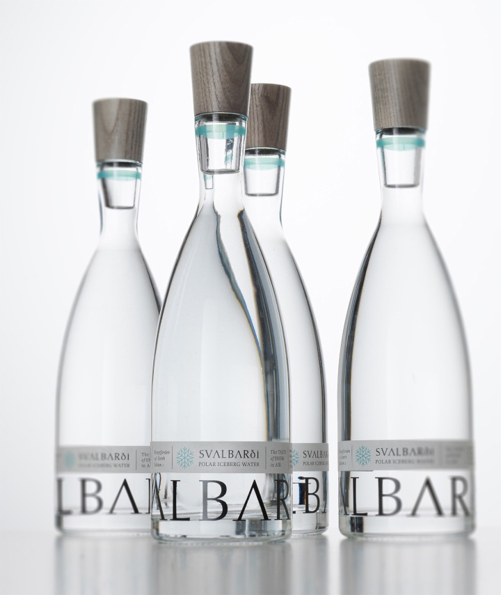 纯净唯美的Svalbardi Iceberg冰山水包装设计 纯净唯美的Svalbardi Iceberg冰山水包装设计