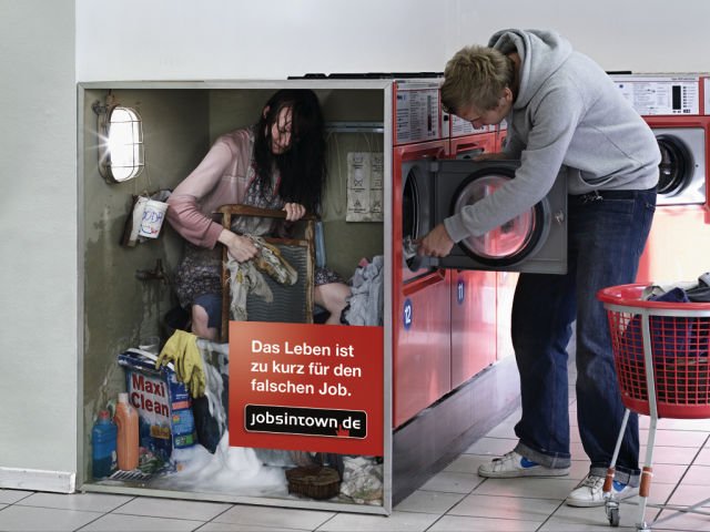 jobsintown招聘网站创意户外广告