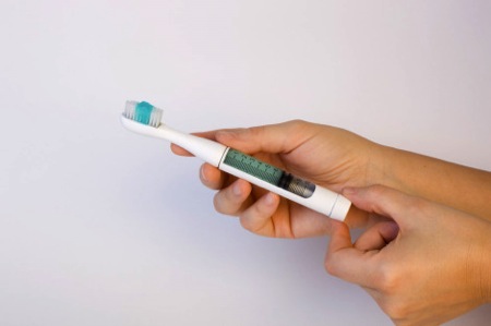 一体化设计的创意牙膏牙刷