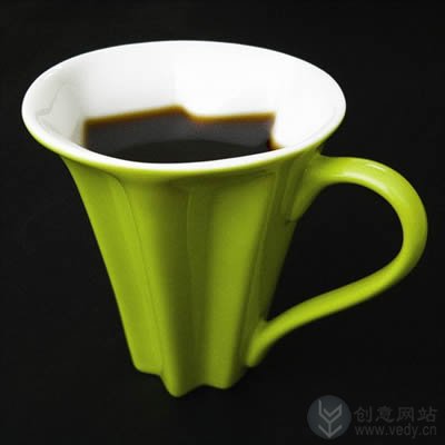 树形和星星形状的创意杯子
