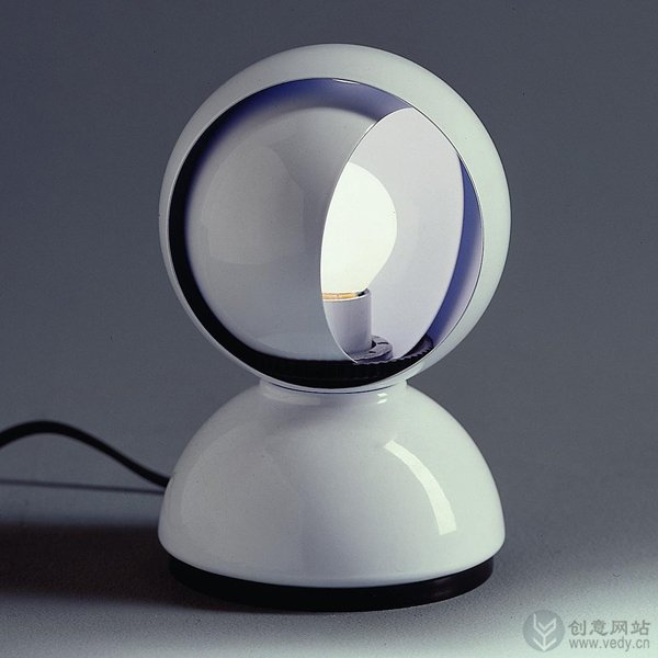 Artemide Eclisse 旋转台灯(二) 形似太空人的可旋转创意台灯
