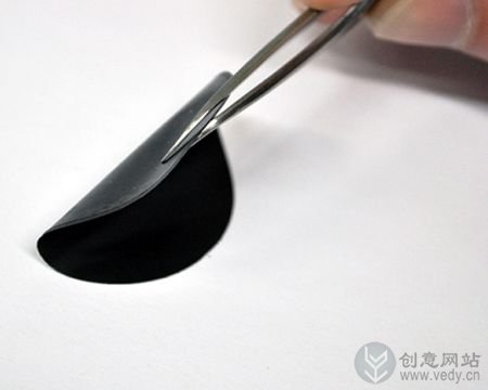 超强硬度的石墨钢化纸