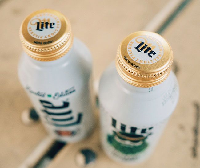 国外Miller Lite啤酒圣帕特里克节限量版包装设计
